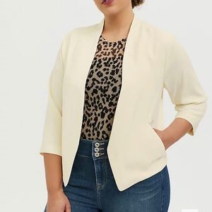 Torrid cream crepe cutaway blazer